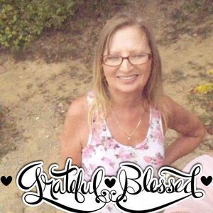 Meet your Posher, Debbie